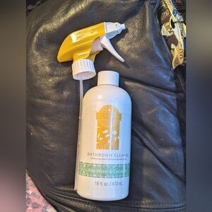Scentsy Bathroom Cleaner Aloe Water & Cucumber